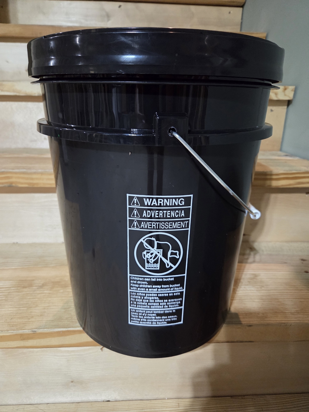 Black Plastic Food Grade Bucket with Lid and Handle - Brand New